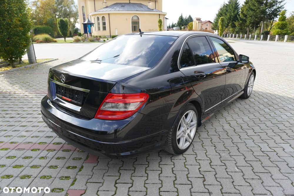 Mercedes-Benz Klasa C 180 T CGI Automatik BlueEFFICIENCY SPORT EDITION - 6