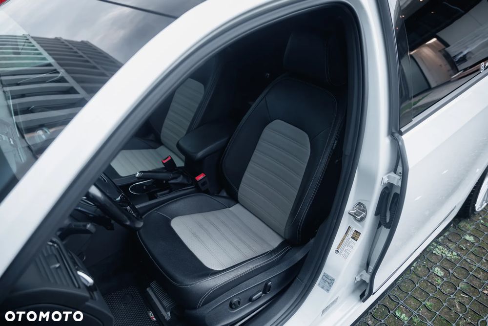 Volkswagen Passat - 37