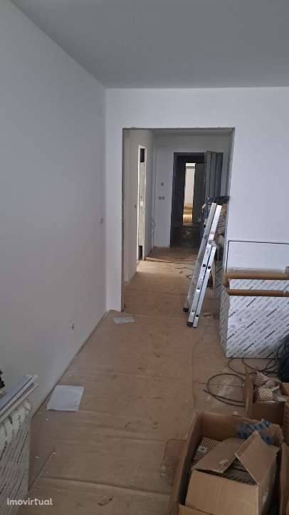 Apartamento T3 – Condomínio Privado | Serra de Carnaxide - Grande imagem: 3/10