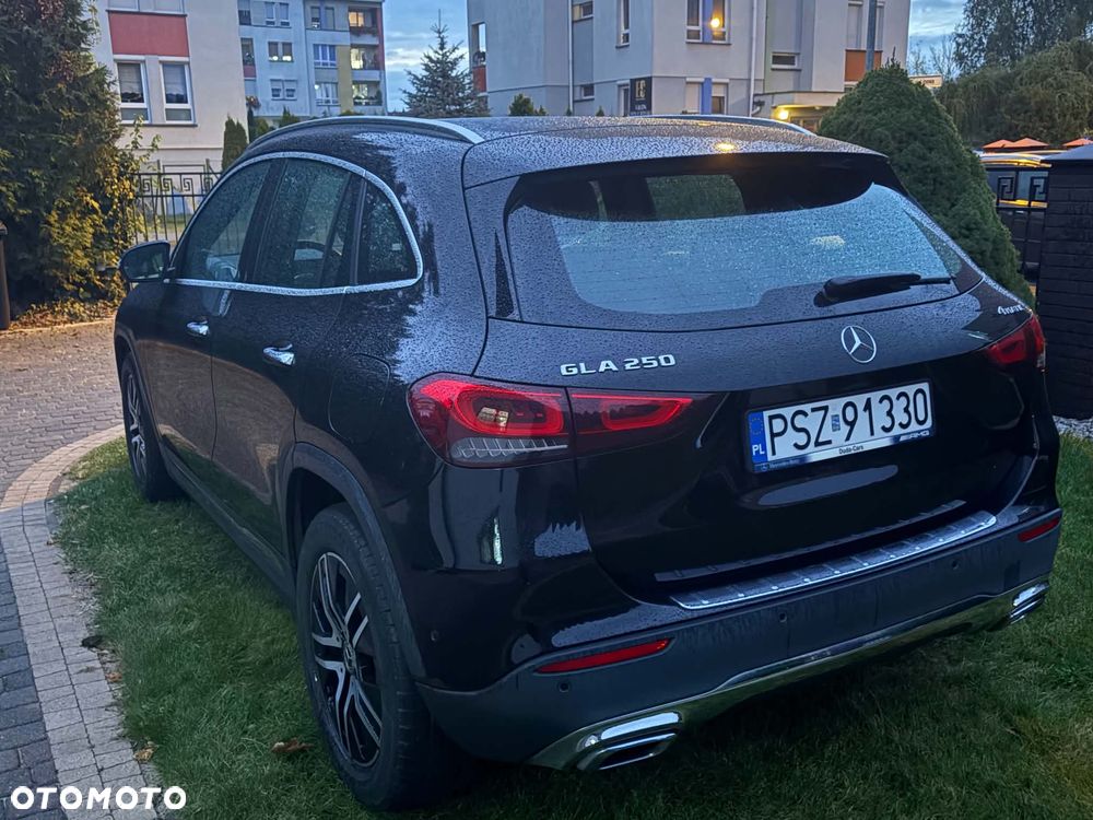 Mercedes-Benz GLA 250 4-Matic - 9