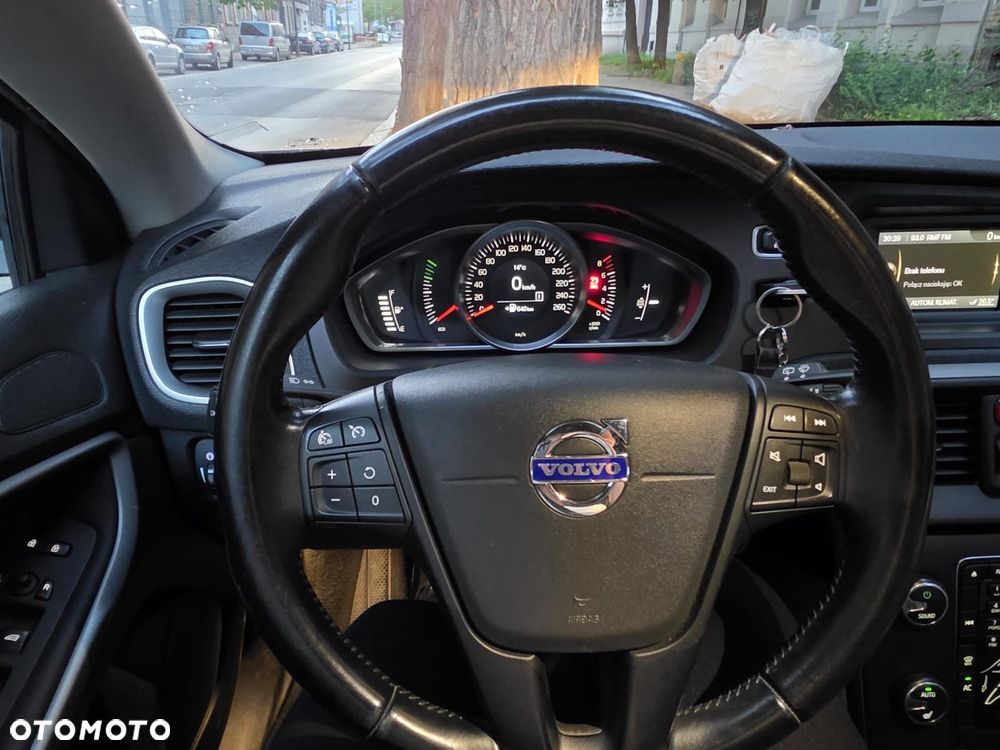 Volvo V40 T3 Momentum - 10