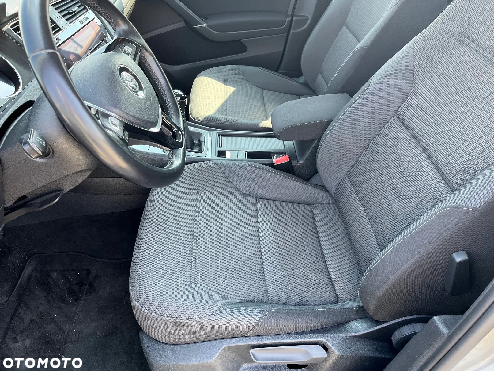 Volkswagen Golf VII 1.6 TDI BMT Comfortline - 22