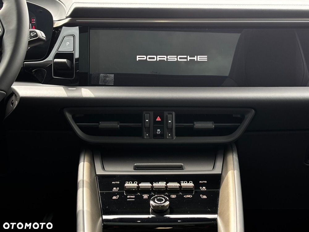 Porsche Macan - 28
