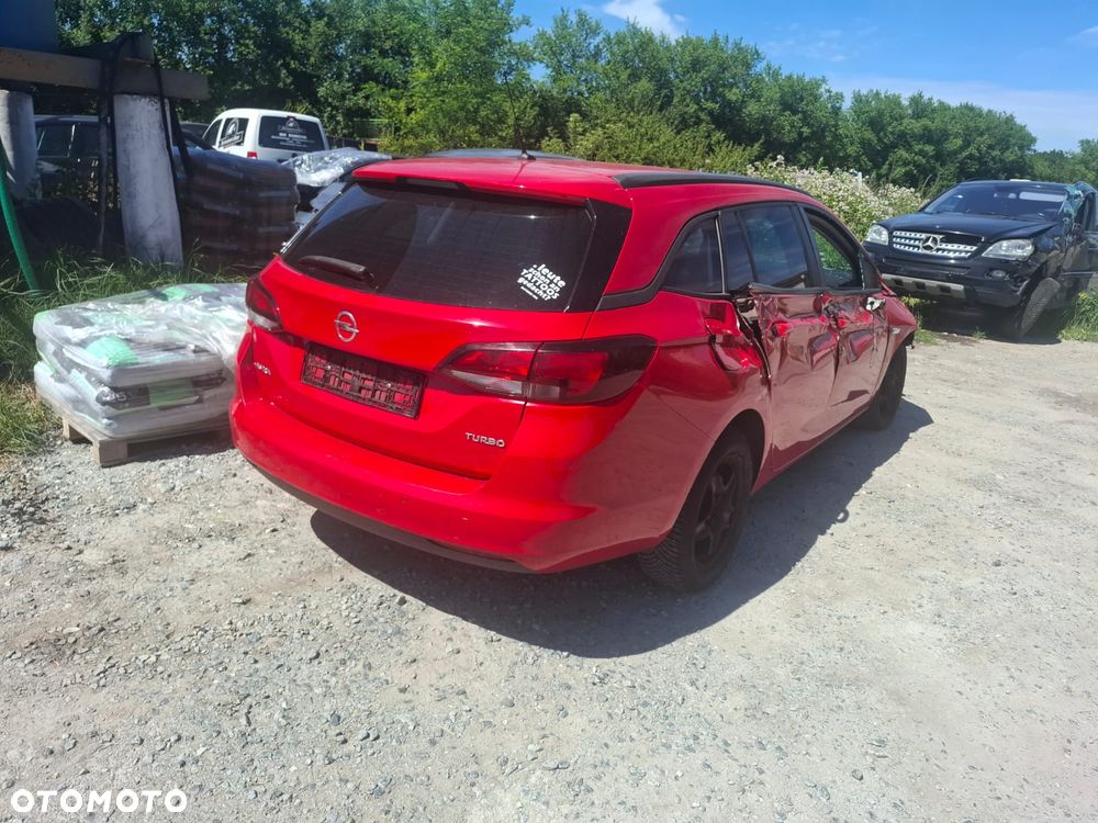 Opel Astra 1.4 T Dynamic S&S - 6
