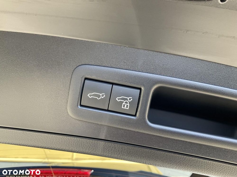 Lexus UX 250h GPF Business 2WD - 31