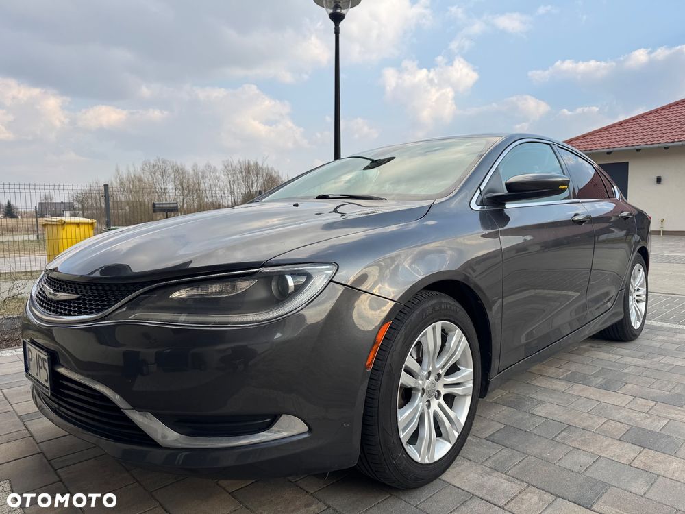 Chrysler 200 - 6