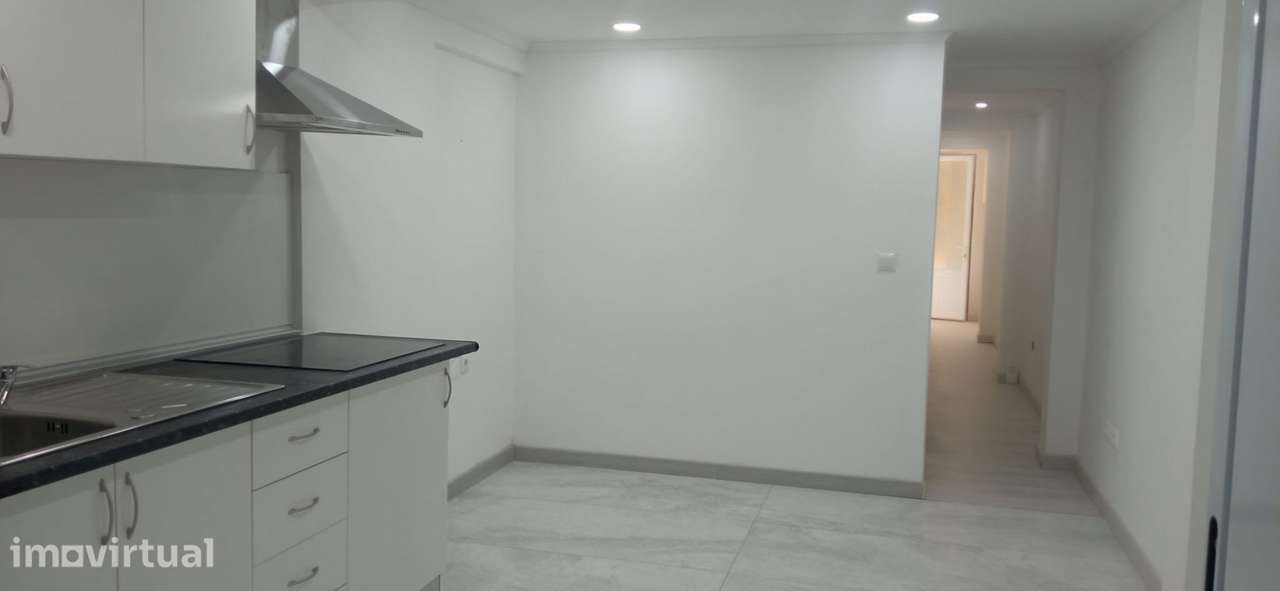 Vende-se Loja em Vale Milhaços Remodelada - Grande imagem: 2/10