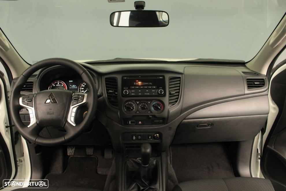 Mitsubishi L200 2.3 DI-D CD Invite 4WD - 28