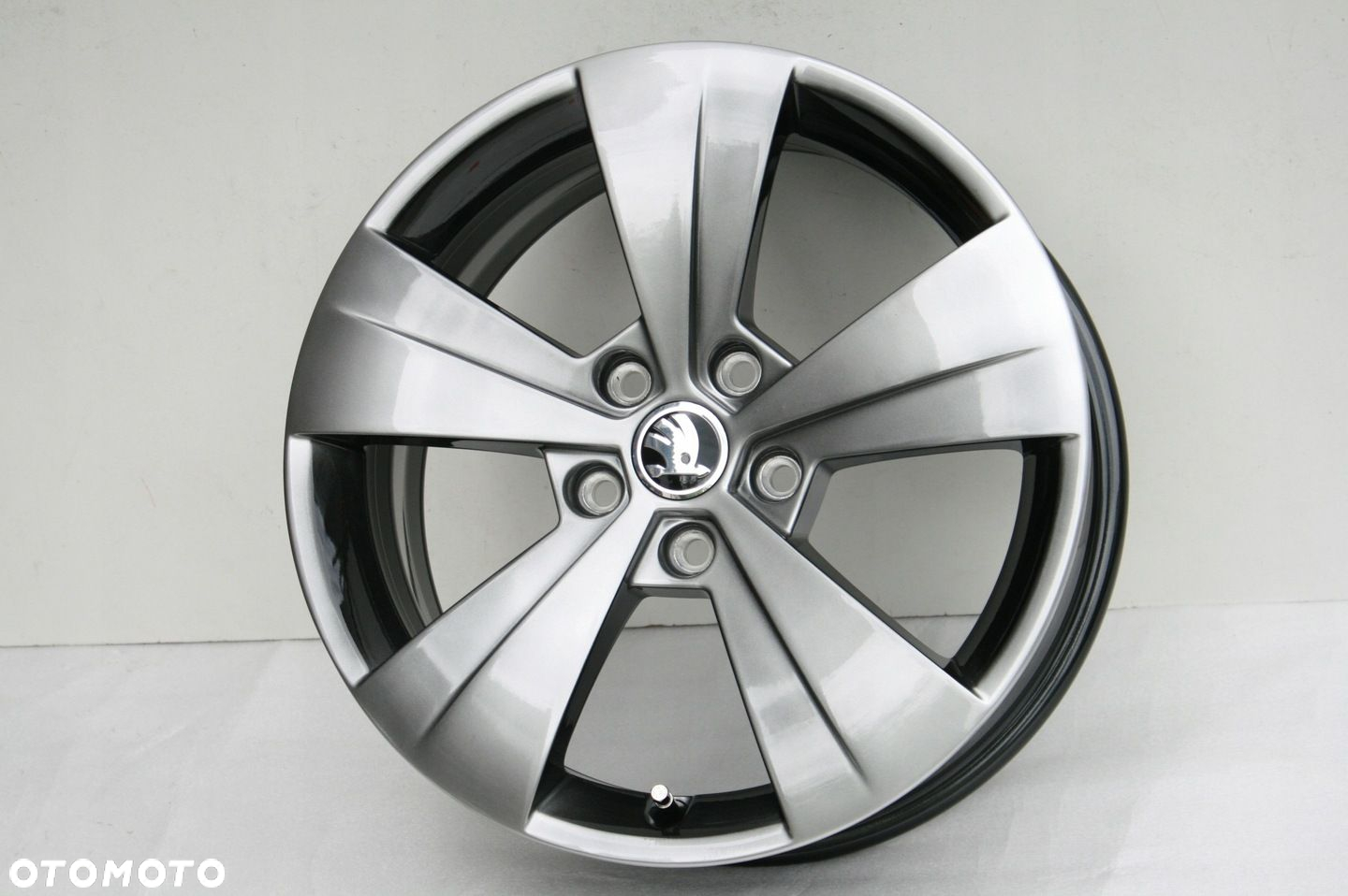 FELGI SKODA SUPERB OCTAVIA KAROQ KODIAQ SCOUT 17 OE 3V0601025AS ORYGINALNE - 3
