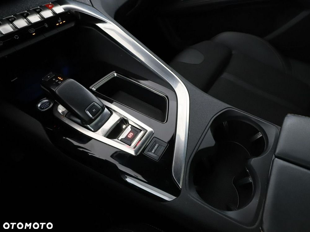 Peugeot 5008 PureTech 130 EAT8 Stop & Start GT - 30