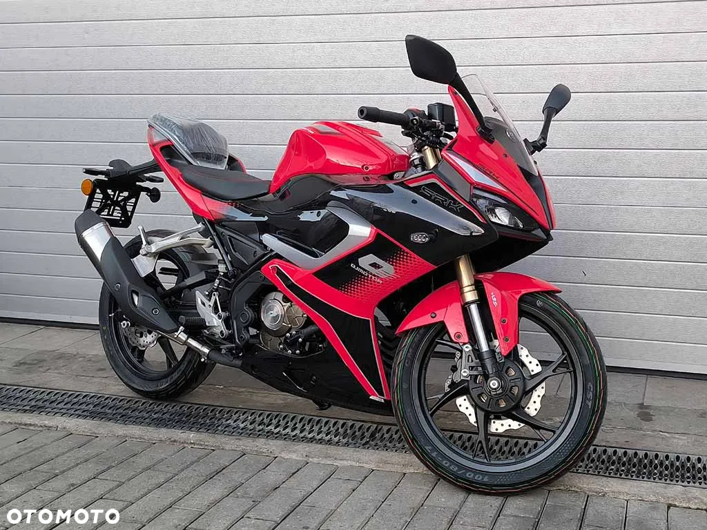 QJMOTOR SRK 125R - 6