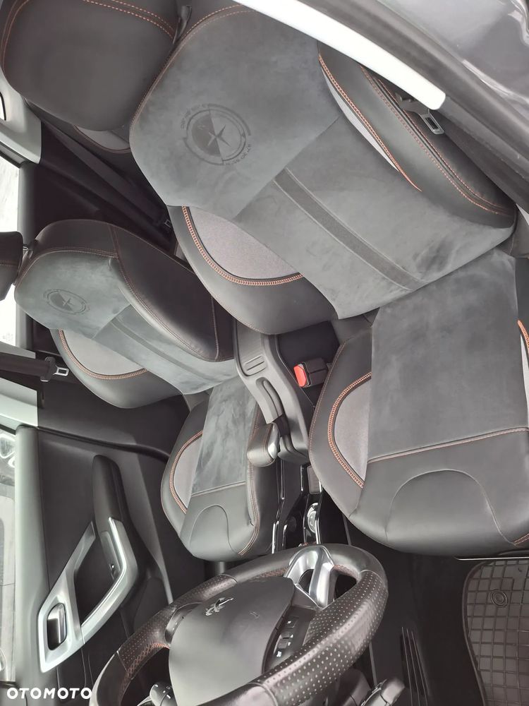 Peugeot 2008 1.6 e-HDi Allure S&S - 9