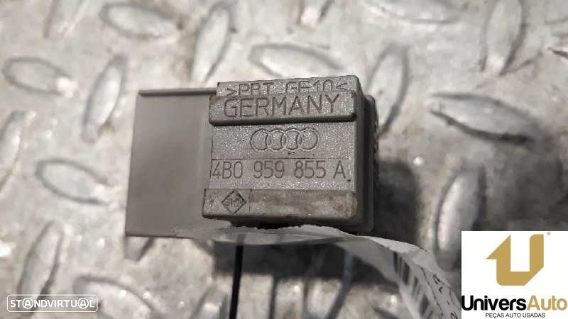 COMANDO ELEVADOR DE VIDRO TRASEIRO DIREITO AUDI A6 2003 -4B0959855A - 1