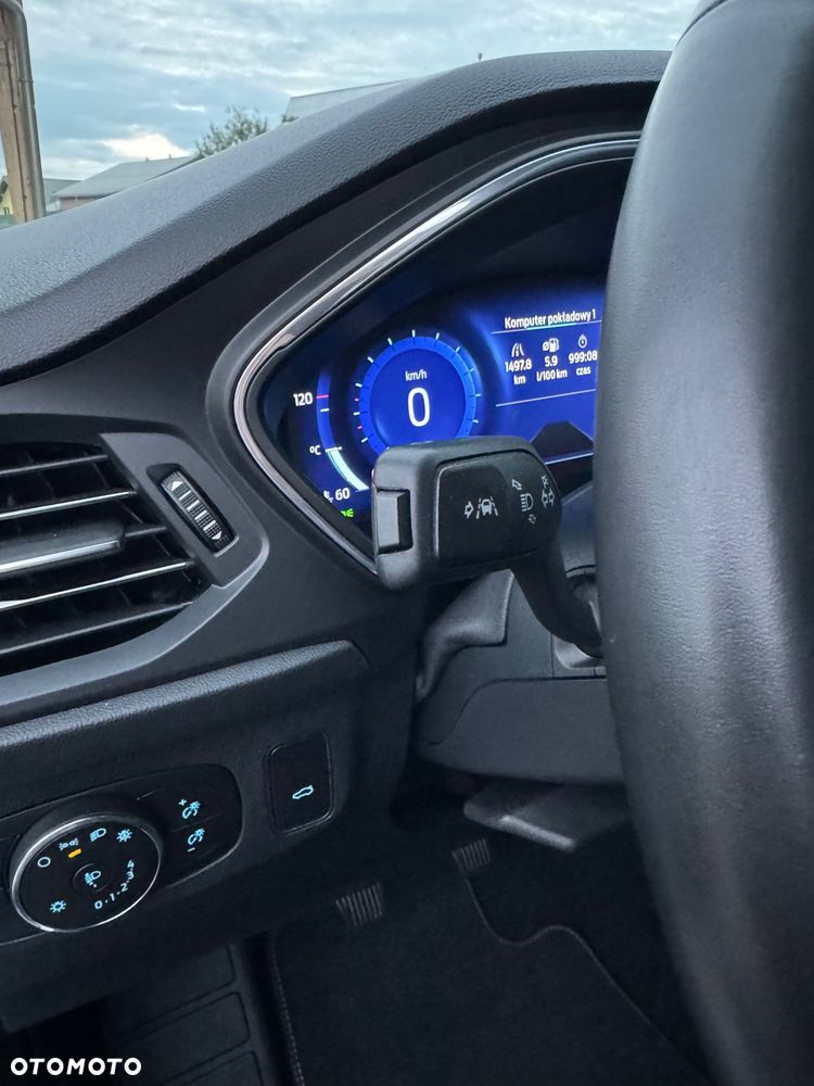 Ford Focus 1.0 EcoBoost Titanium X - 14