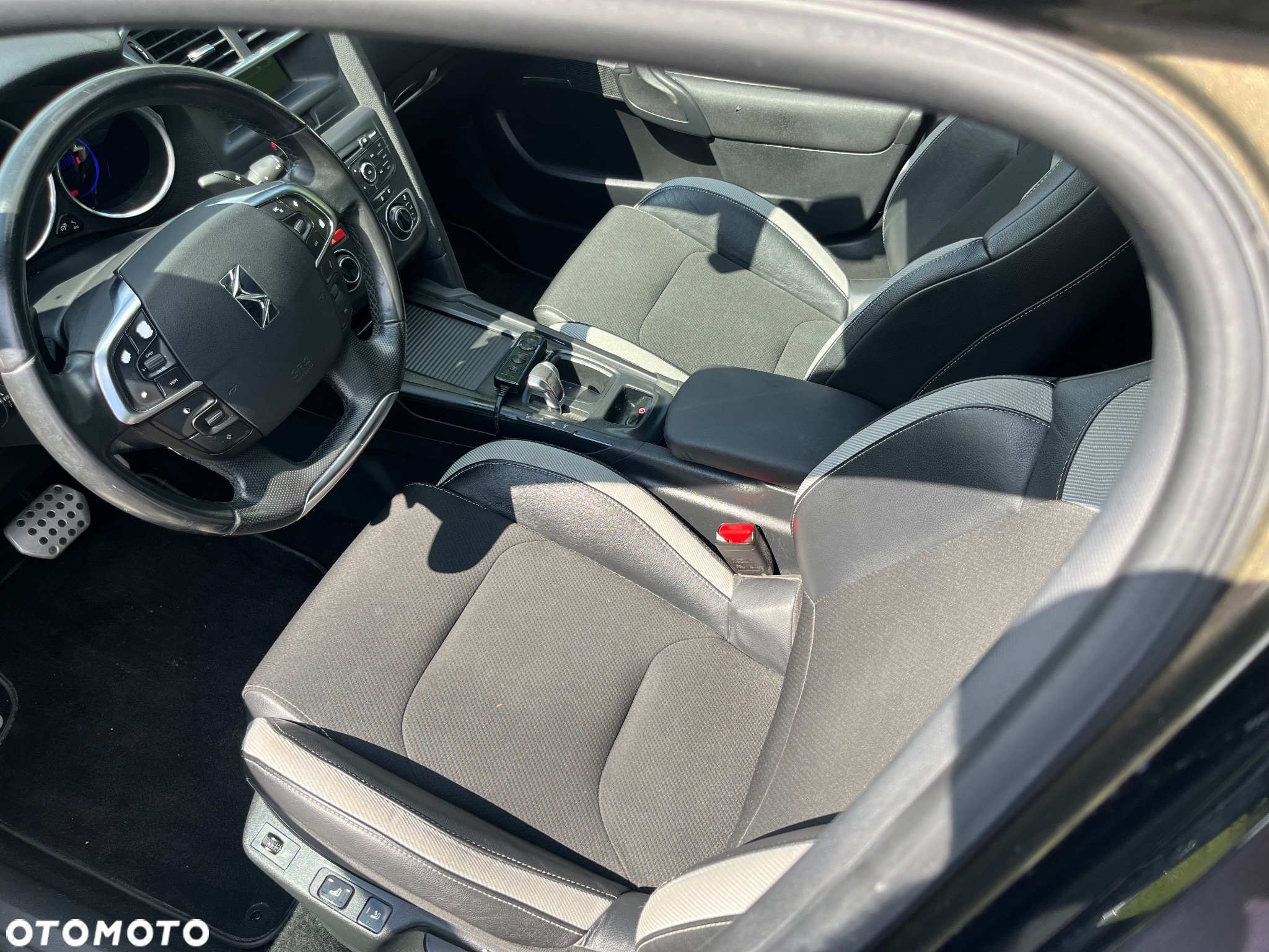 Citroën DS4 1.6 e-HDi SoChic MCP - 19