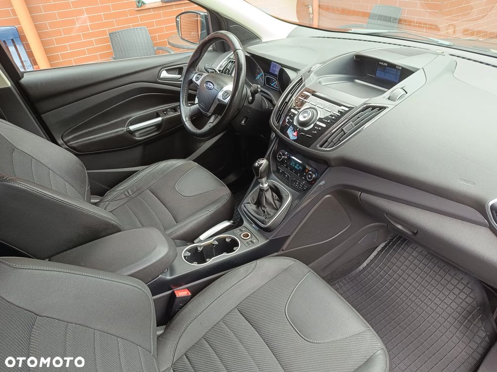 Ford Kuga 2.0 TDCi 4x4 Titanium - 27
