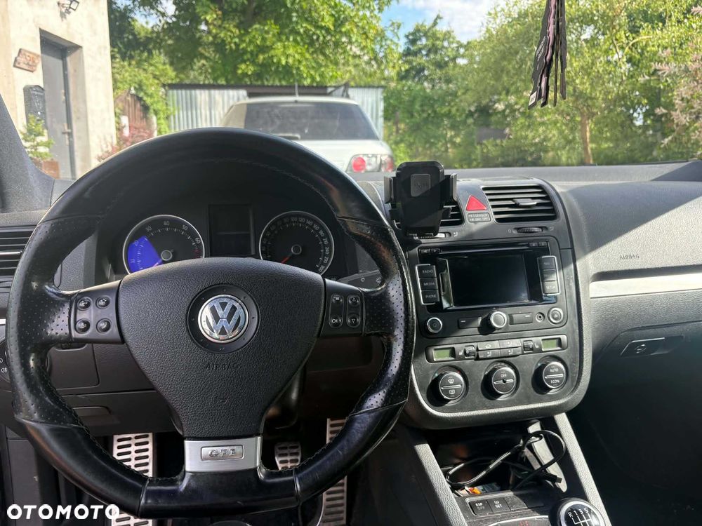 Volkswagen Golf - 8