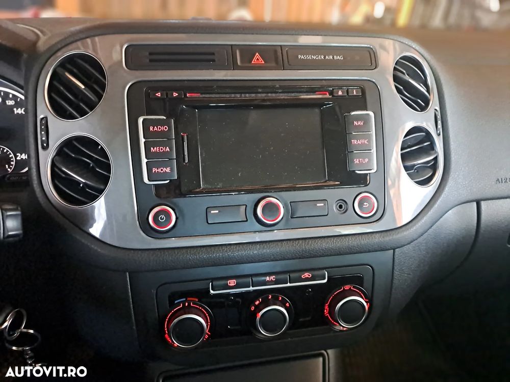 Volkswagen Tiguan 2.0 TDI 4Motion Sport & Style - 9