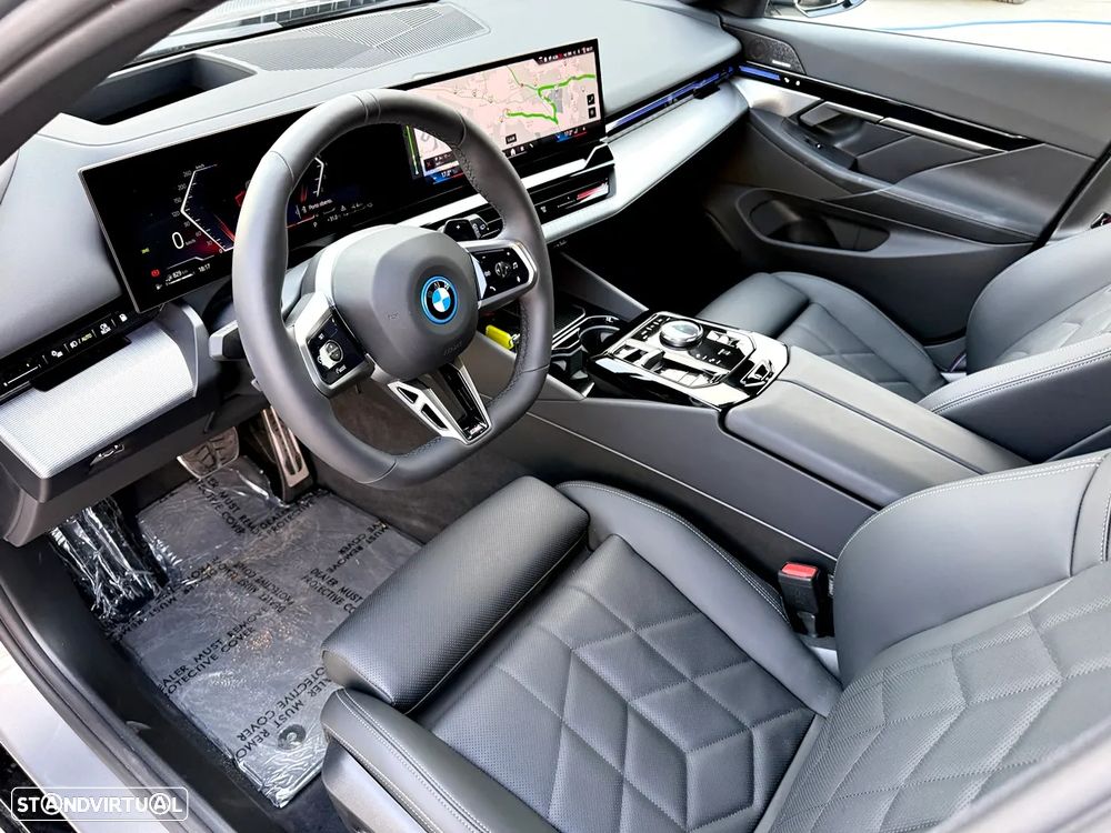 BMW 530 e Pack Desportivo M Pro - 23