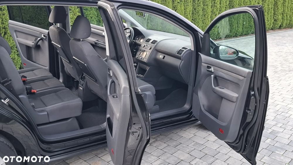 Volkswagen Touran - 16