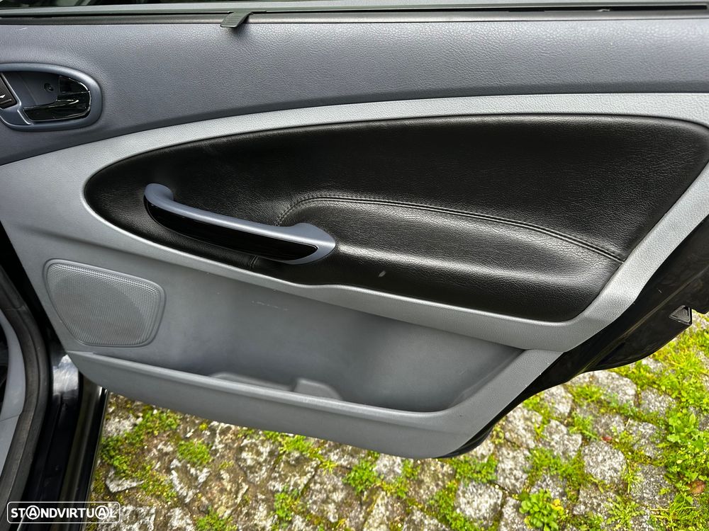 Ford S-Max 1.8 TDCi Titanium 7L - 41