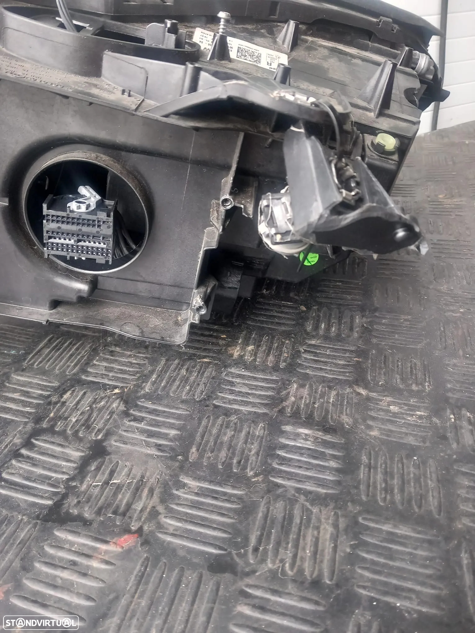 Optica Direita Led BMW F40 - 4