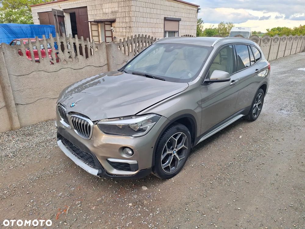 BMW X1 sDrive18d Sport Line - 1