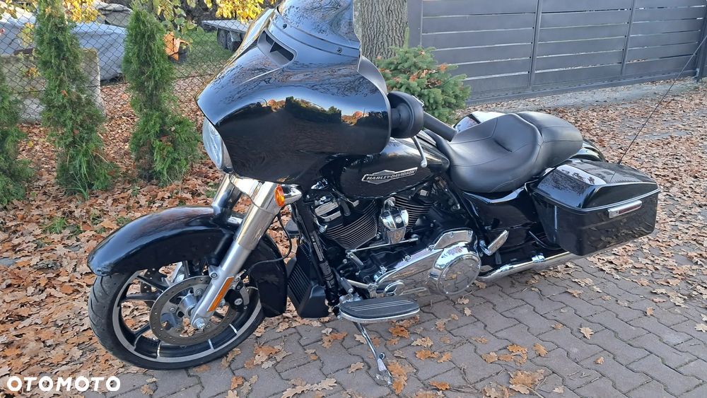 Harley-Davidson Touring Street Glide - 2