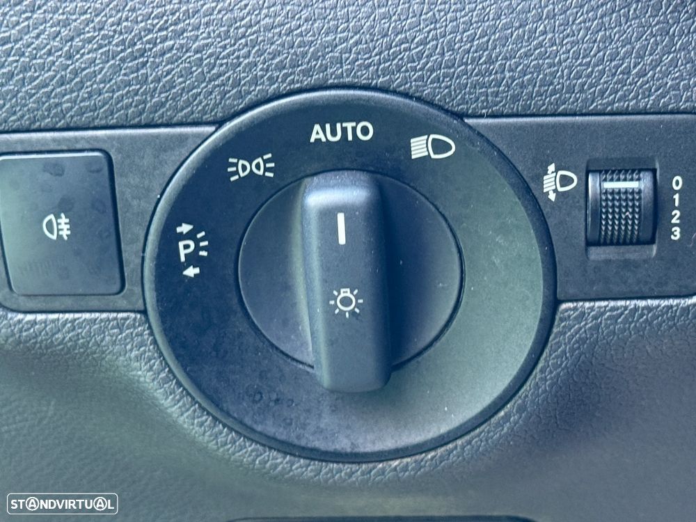 Mercedes-Benz A 180 CDI (BlueEFFICIENCY) - 28