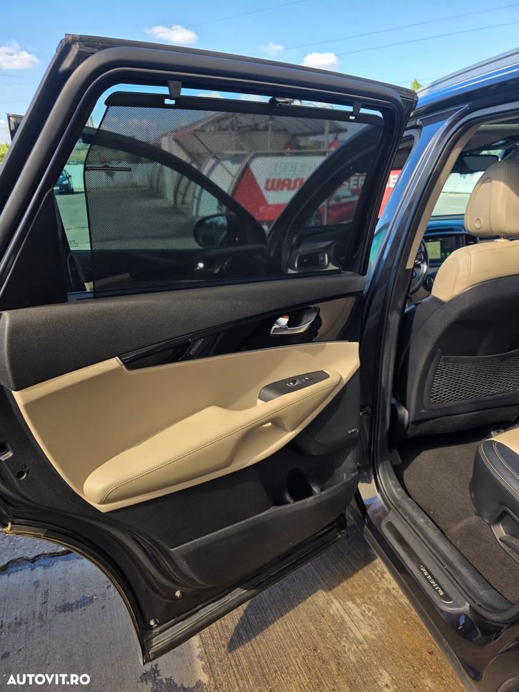 Kia Sorento 2.2 DSL 6AT 4x4 Cosmo - 25