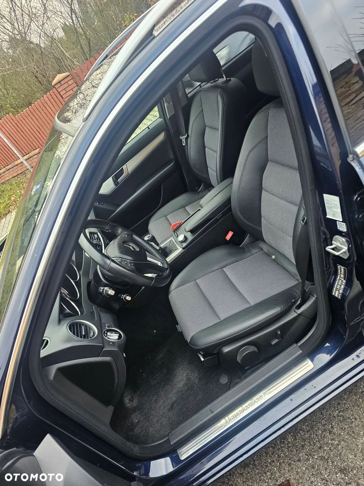 Mercedes-Benz Klasa C 200 CDI BlueEff Elegance - 27