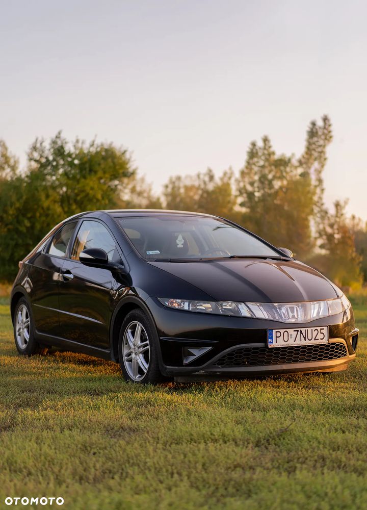 Honda Civic 1.8 Comfort - 1