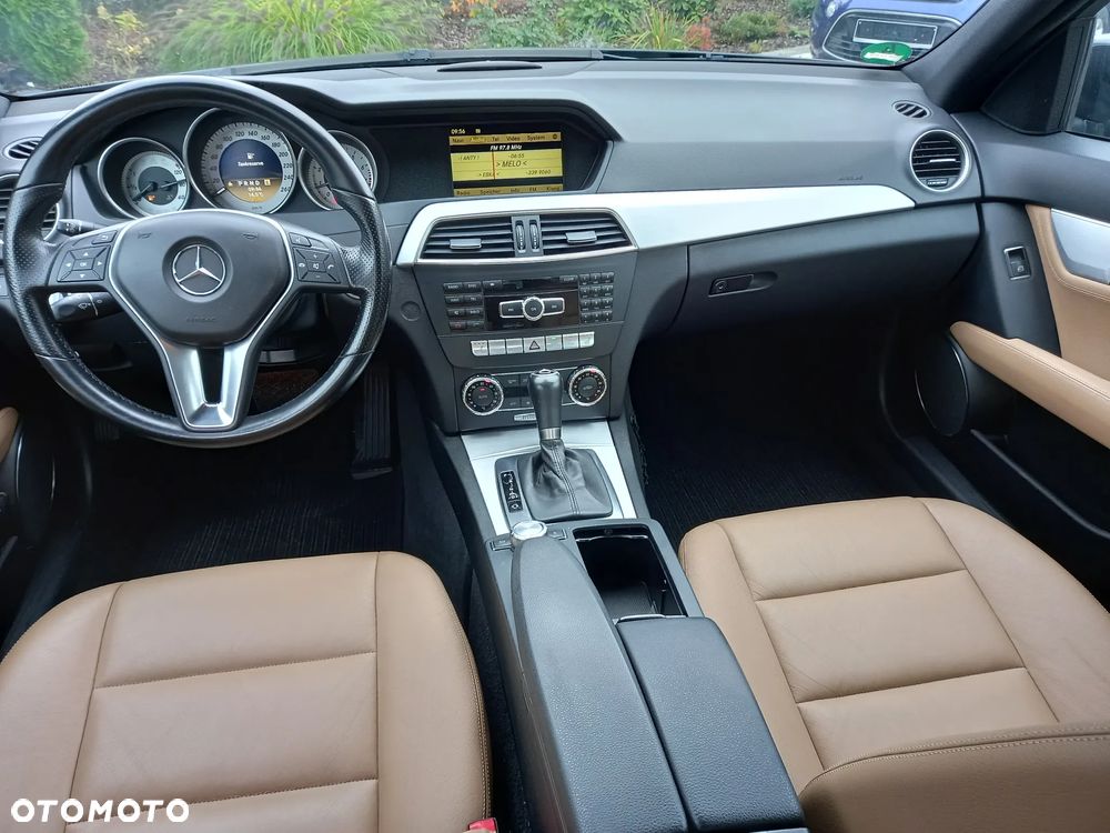 Mercedes-Benz Klasa C 250 CGI Automatik BlueEFFICIENCY Avantgarde - 20