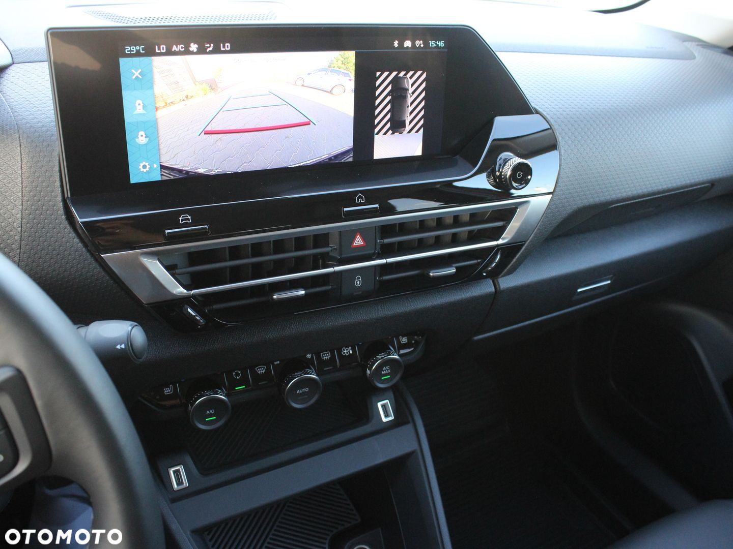 Citroën C4X e-C4 X EV136 50kWh Max - 13