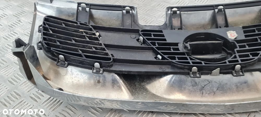 Nissan Terrano II Grill Atrapa - 7