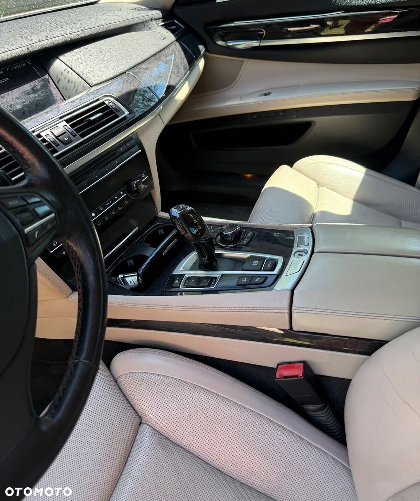 BMW Seria 7 750i L xDrive - 6