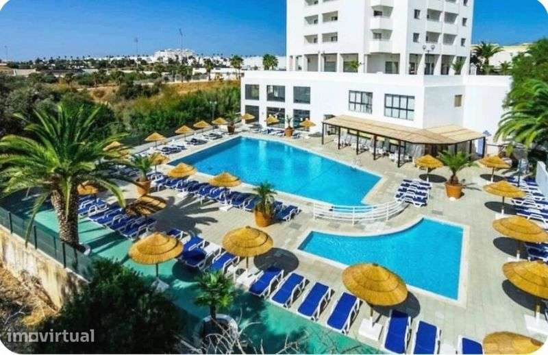 T1 em Condomínio com Piscinas e Jacuzzi – Arrendamento Temporário ( - Grande imagem: 2/10