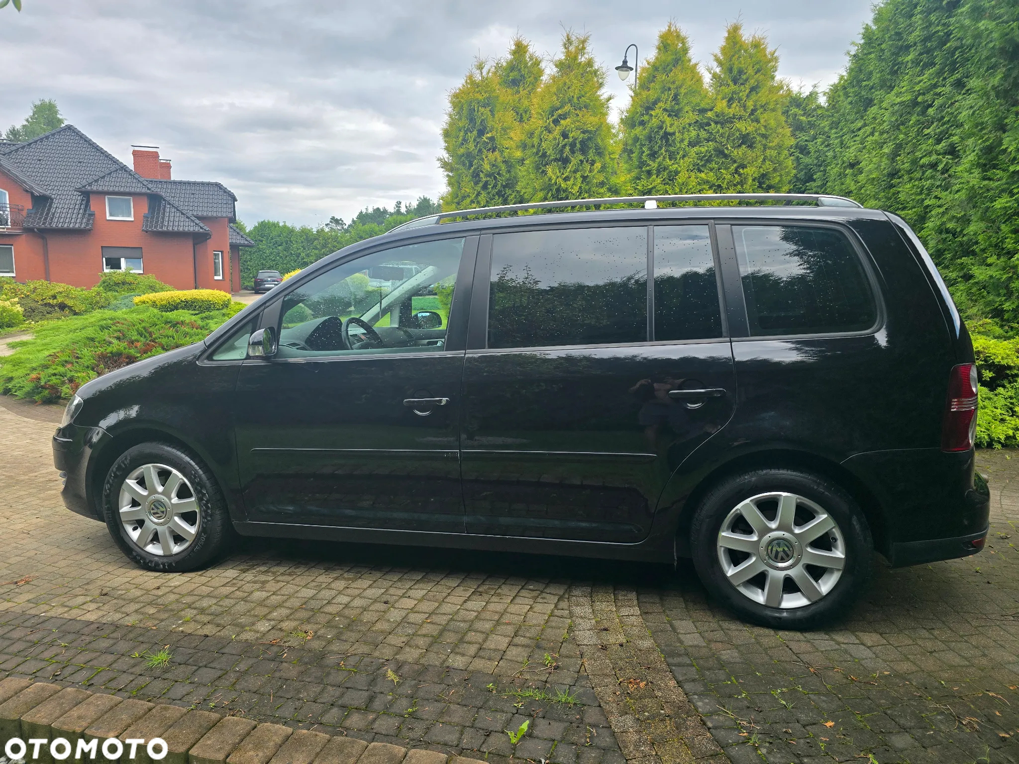 Volkswagen Touran 1.9 TDI Highline - 3