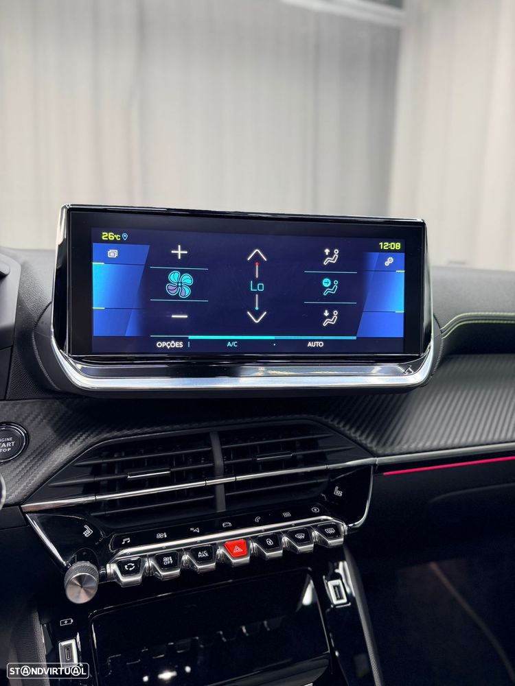 Peugeot e-2008 GT - 12