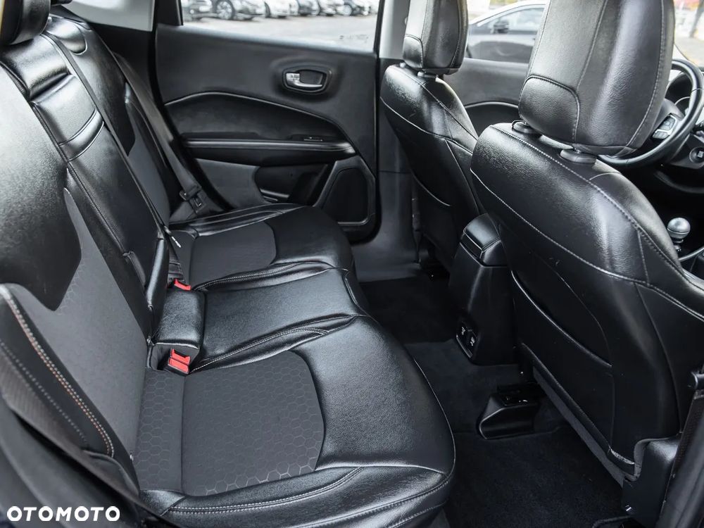 Jeep Compass 1.4 MultiAir Longitude - 29