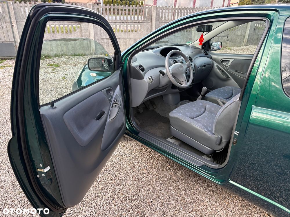 Toyota Yaris 1.0 Base - 18