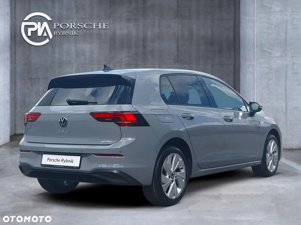 Volkswagen Golf - 6