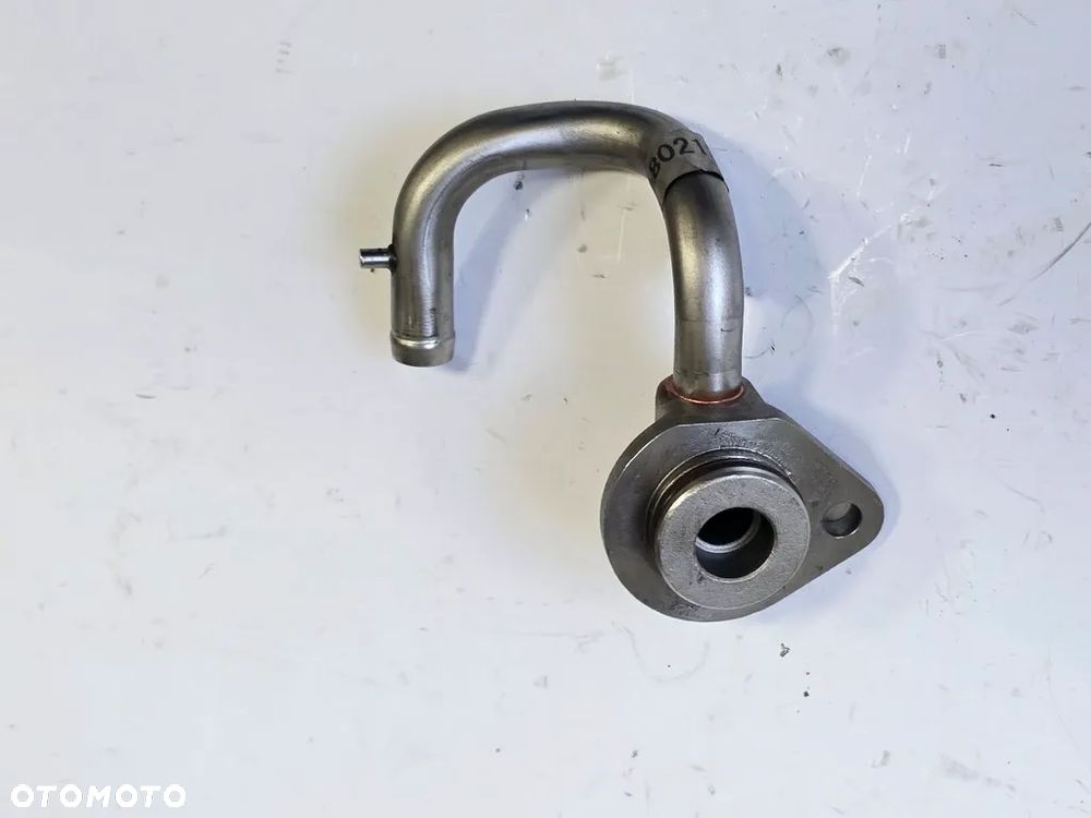 KRÓCIEC UKŁADU CHŁODZENIA IVECO DAILY 2.3 14- - 2