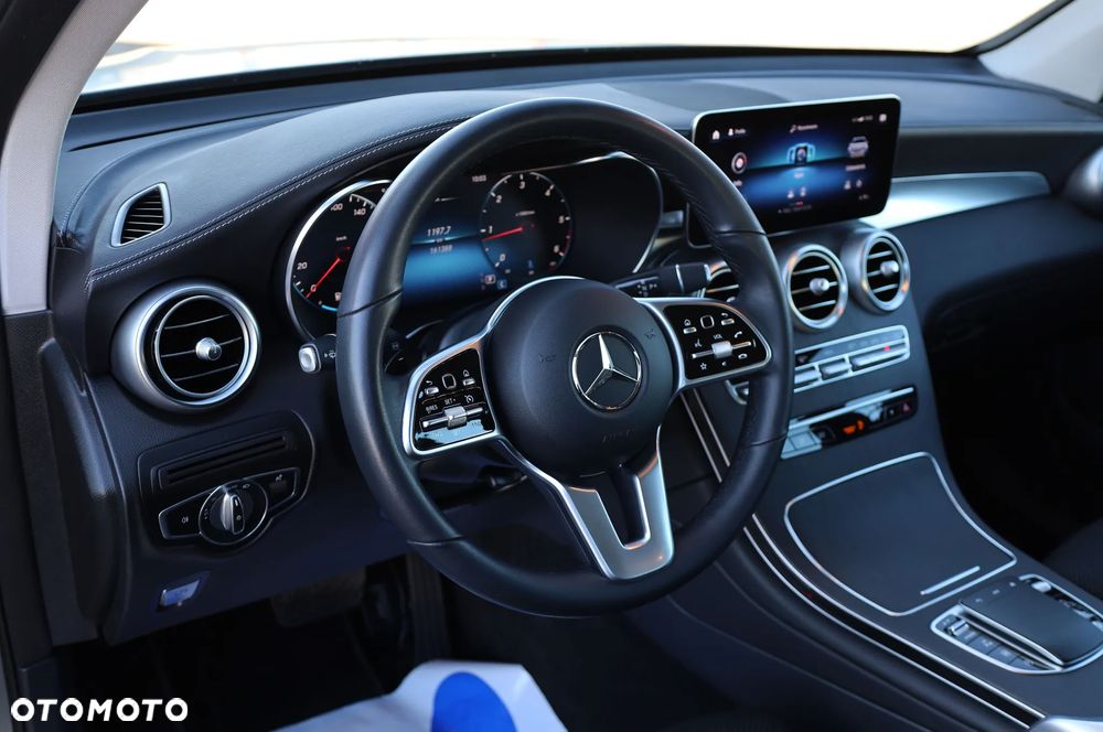Mercedes-Benz GLC - 21
