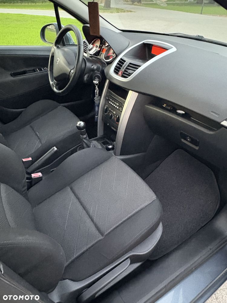 Peugeot 207 - 7