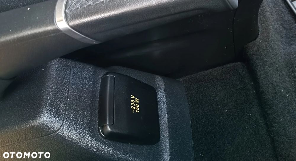 Ford Tourneo Custom - 11