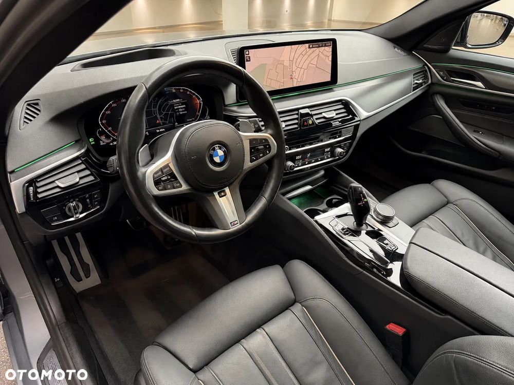 BMW Seria 5 520d xDrive mHEV M Sport sport - 11