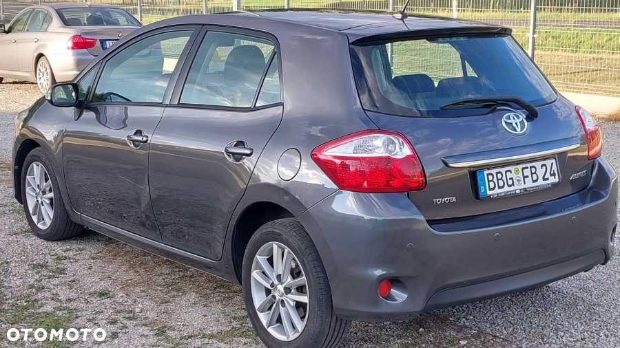 Toyota Auris - 4