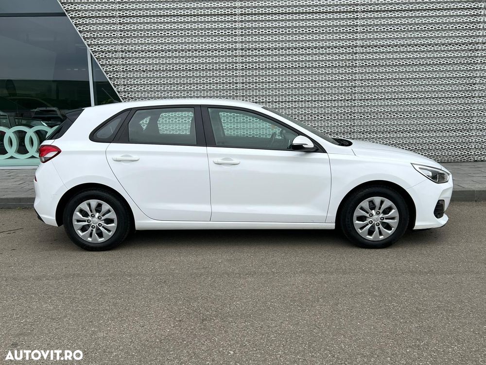 Hyundai i30 1.4 100CP 5DR M/T Comfort - 3