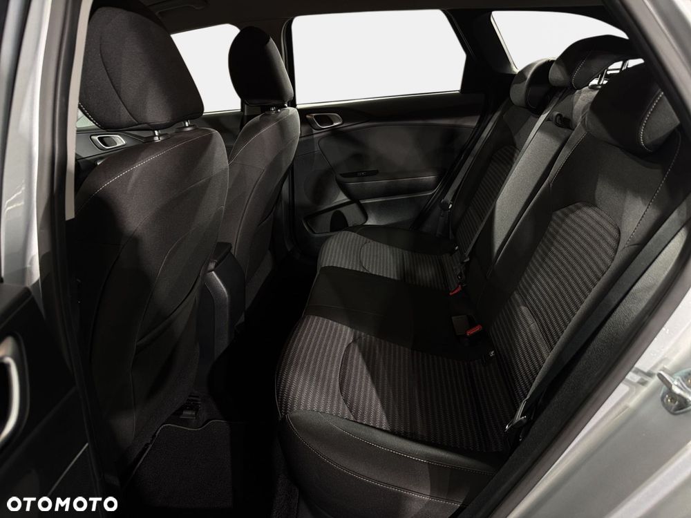 Kia Ceed 1.5 T-GDI M - 26